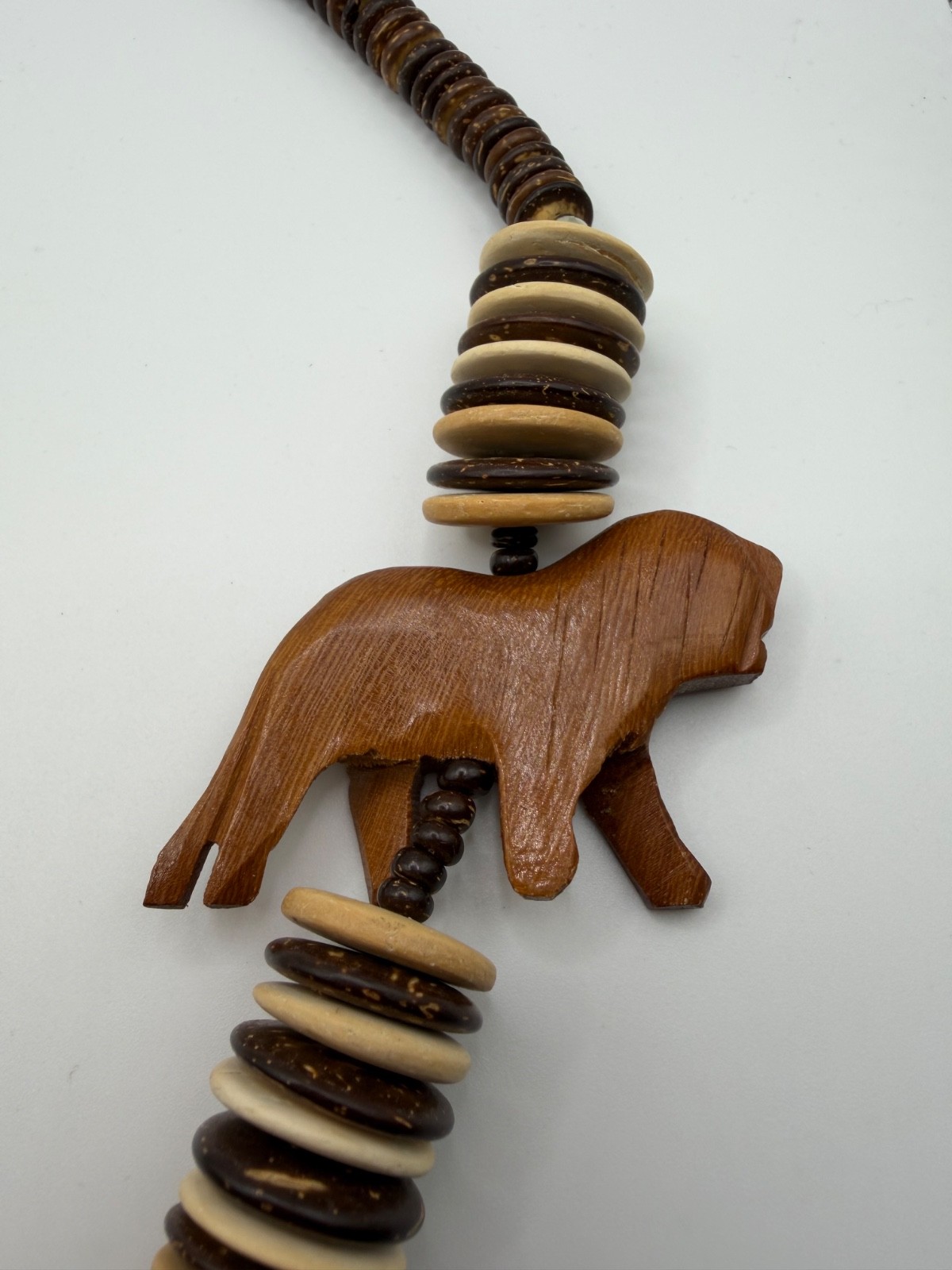 VINTAGE TRIBAL AFRICAN SAFARI NECKLACE HAND CARVED WOOD ANIMAL BEAD LIONS