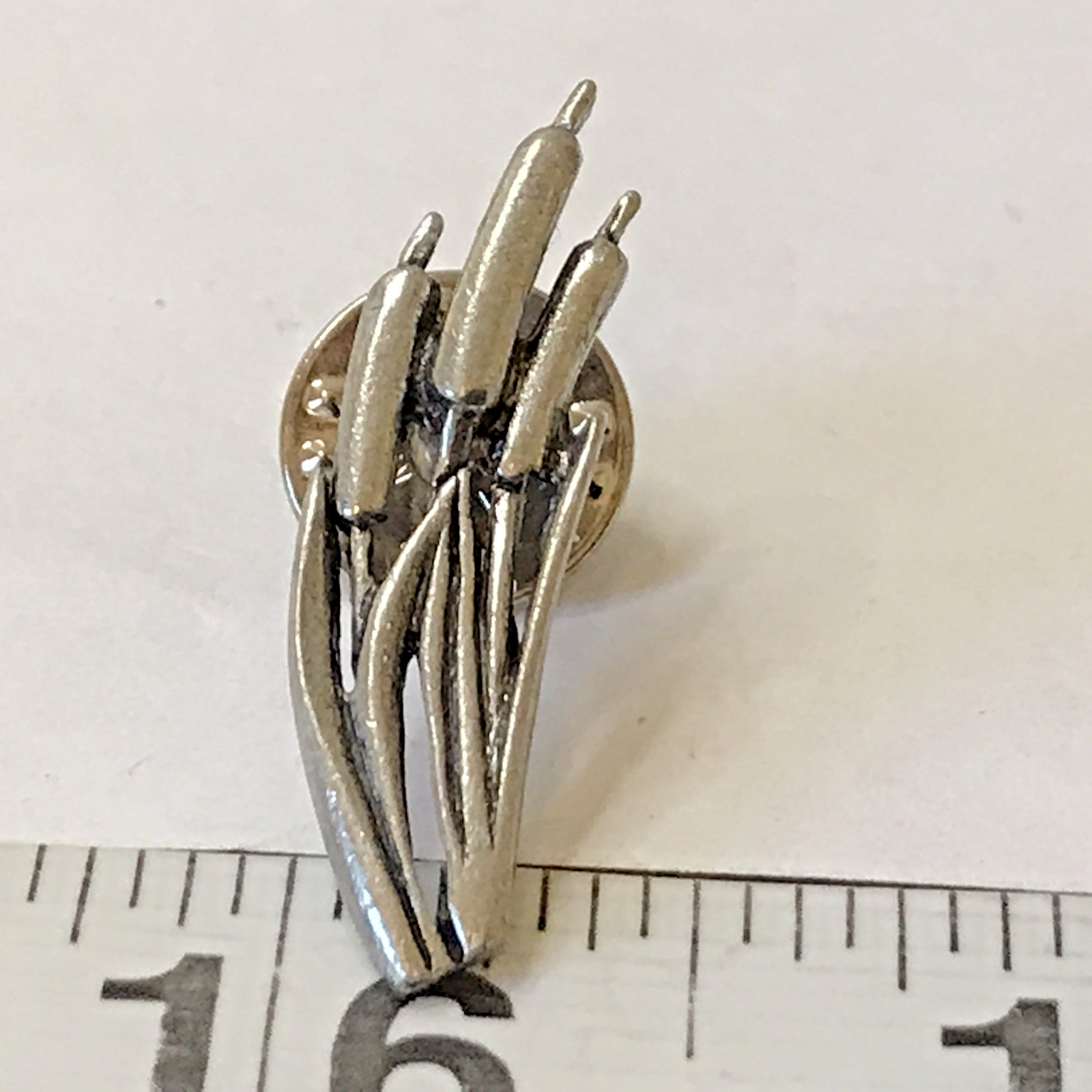Vintage CLIFT Cattails Pewter Lapel Pin (Y4)