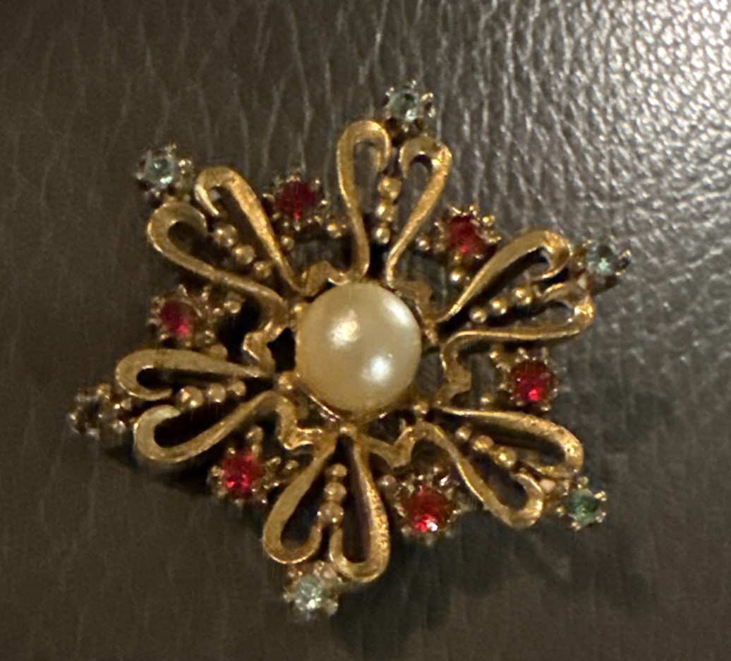 Vintage Small Goldtone Starburst Faux Pearl & Color Stones Red Lt Blue Yellow