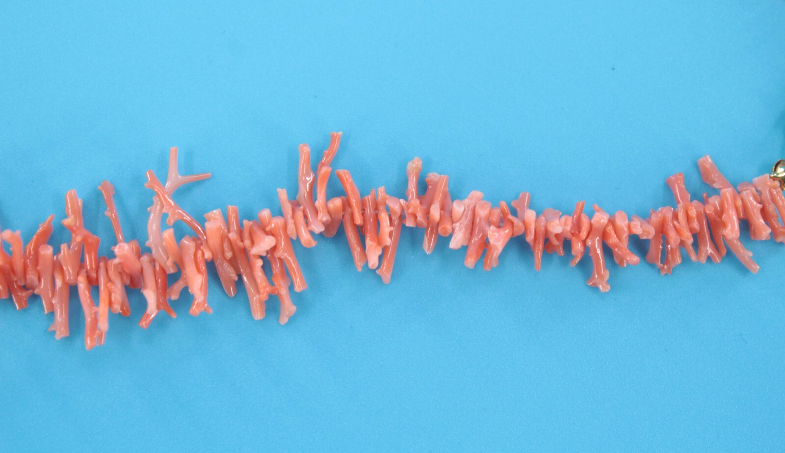 VTG Women’s Light Salmon Colored Wispy Coral Necklace 24 Inches