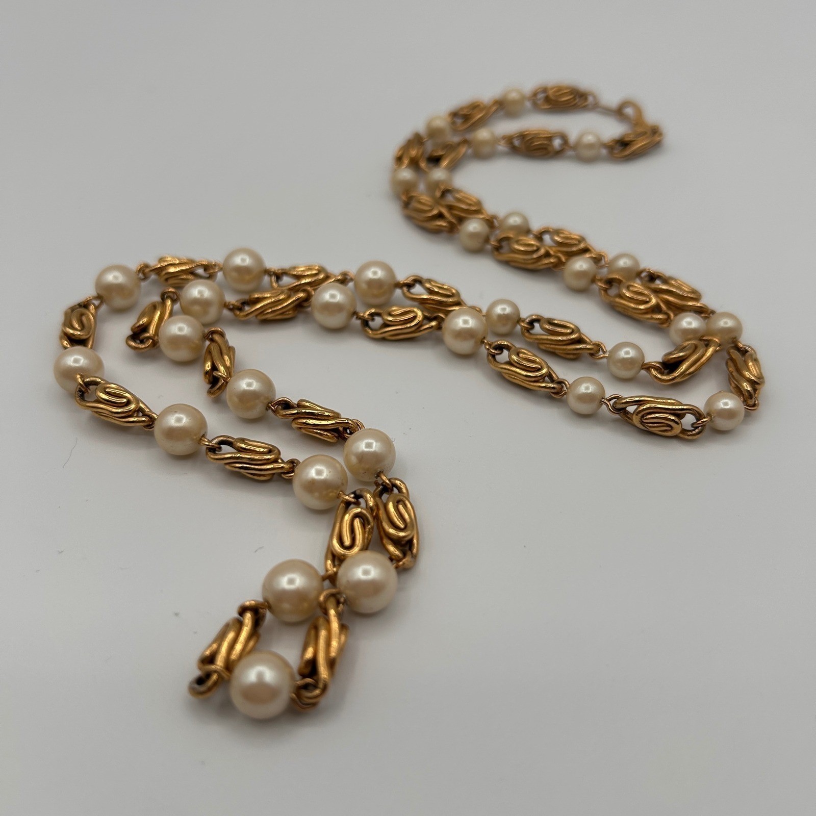 Vintage Gold Tone Faux Pearl Station Necklace Scroll Link Single Strand 29″