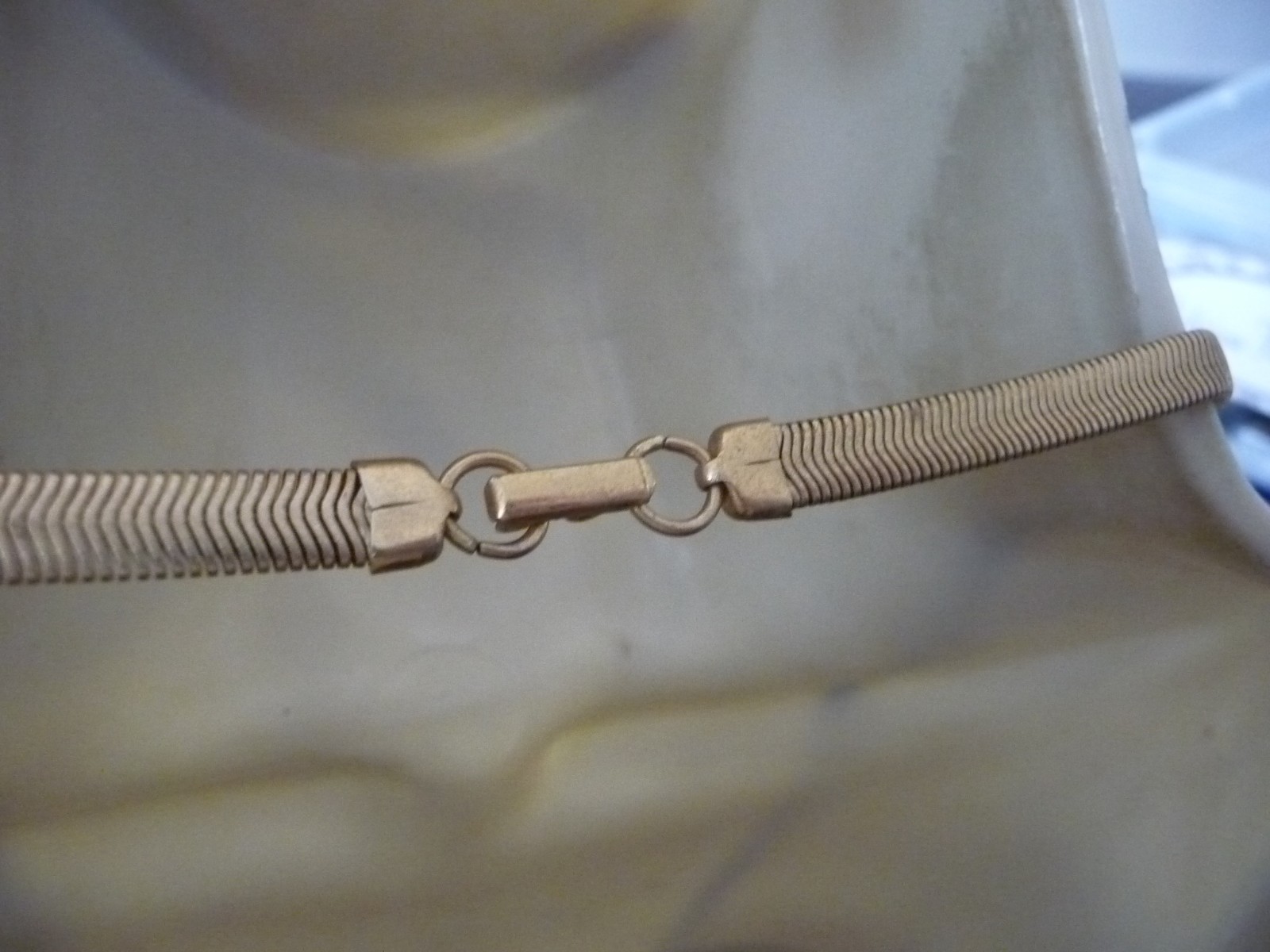16” L X 1/4” W GOLD TONE SNAKE CHAIN NECKLACE #29/20