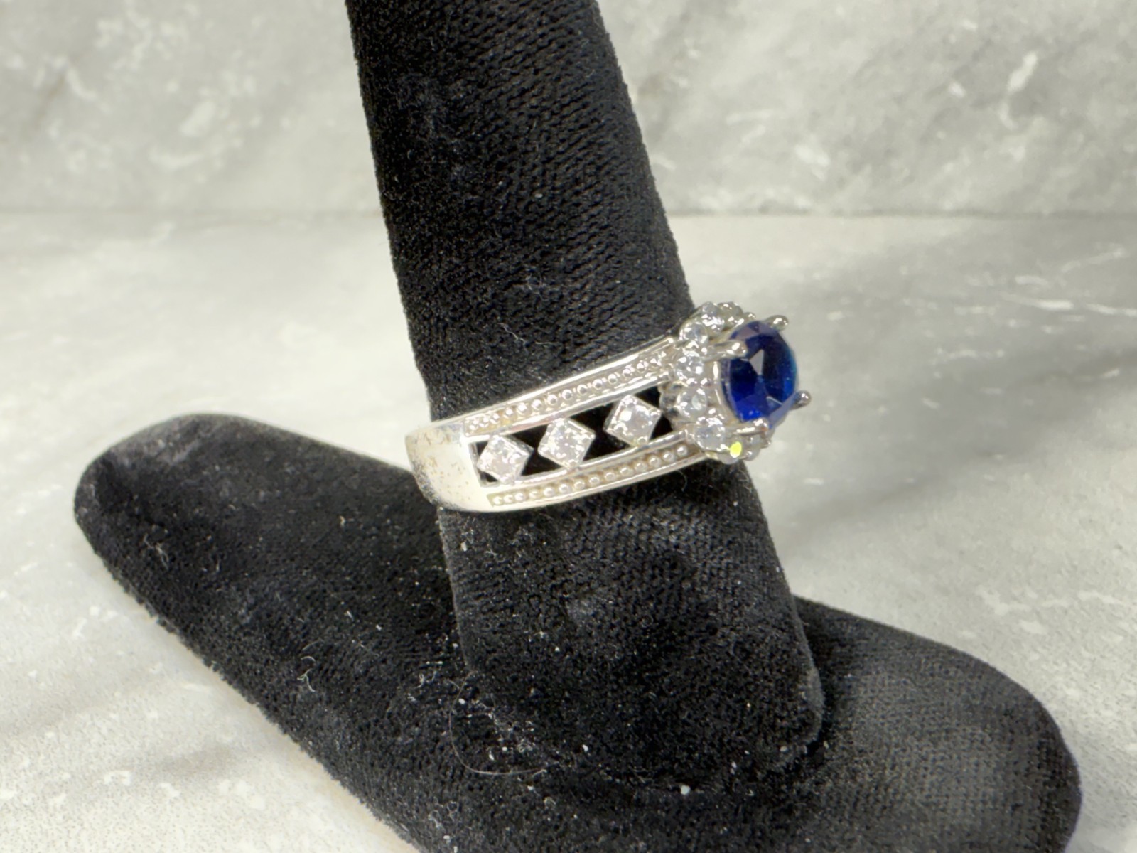 Beautiful Silver Tone Sapphire Blue Crystal Ring Size 7
