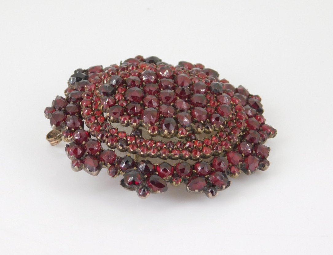 Vintage / Antique Victorian Czech Bohemian Garnet Brooch Pendant With Glass Back