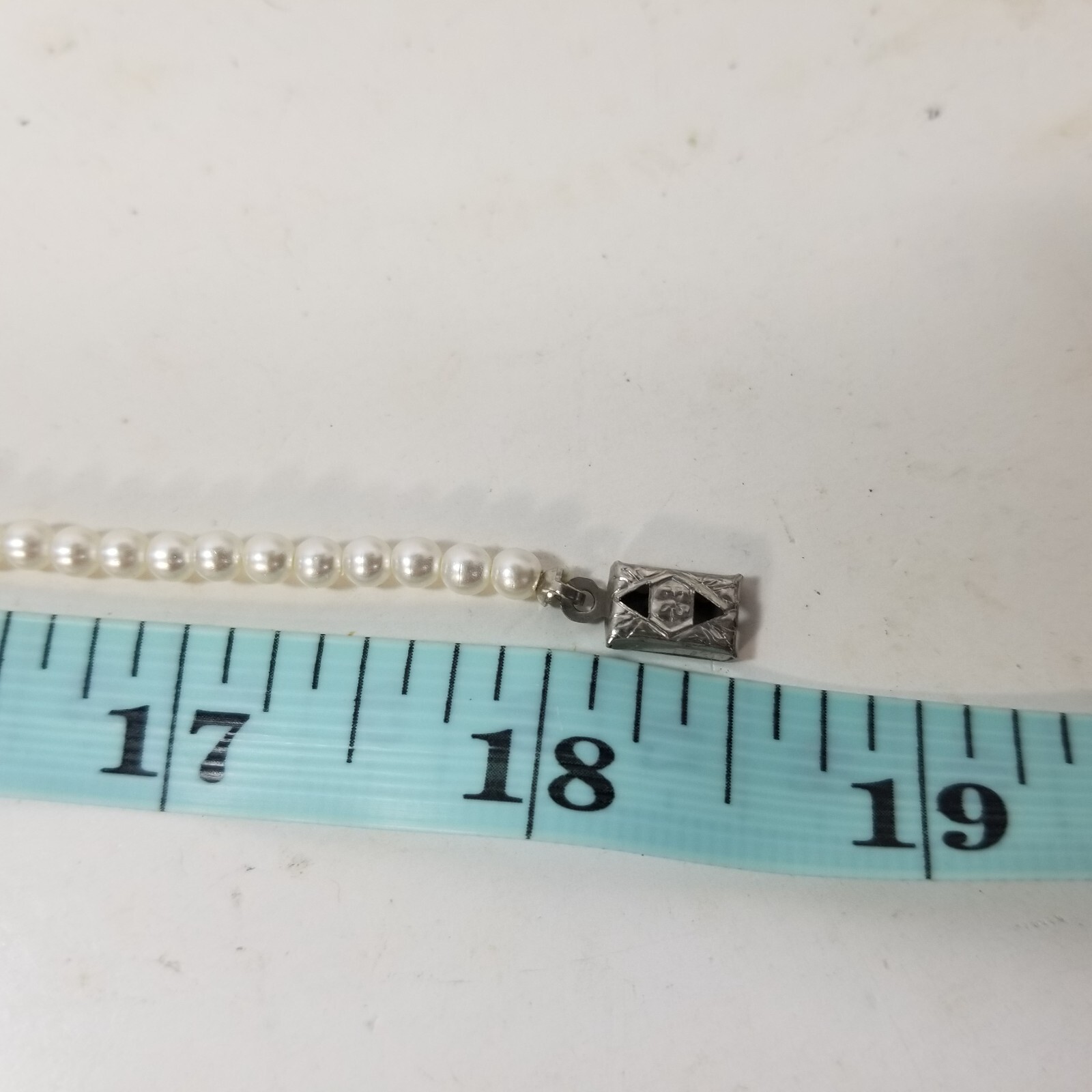 Vtg Faux Pearl Graduated Bead Necklace Silver Tone Clasp