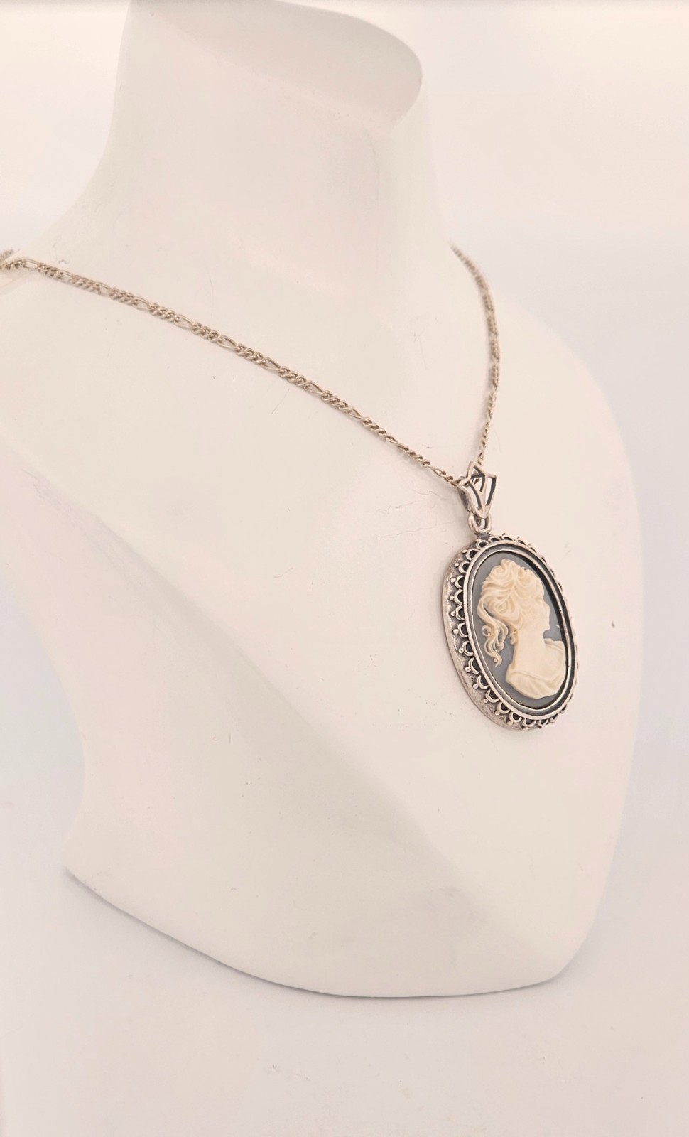 Sterling silver carved vintage cameo pendant on thin figaro chain necklace 18″