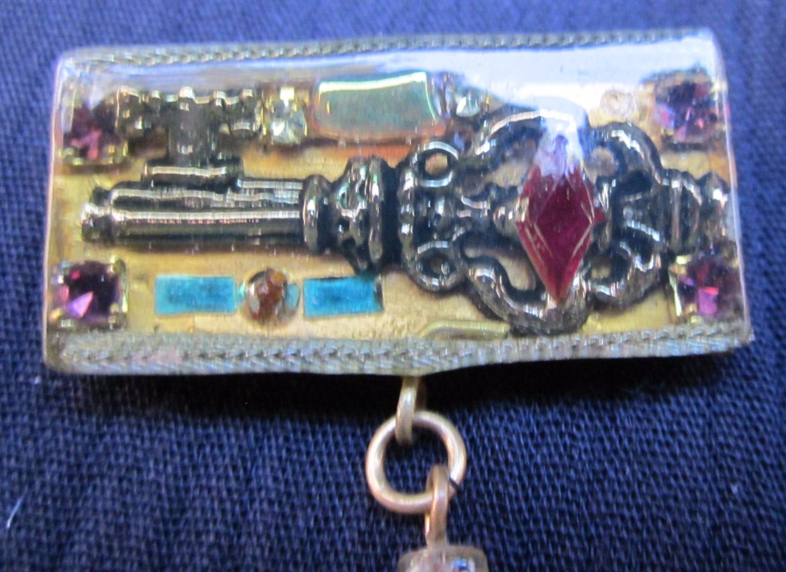VTG John Wind for Maximal Art 1989 Dangle pin/brooch Gold Resin with Key & Hand!
