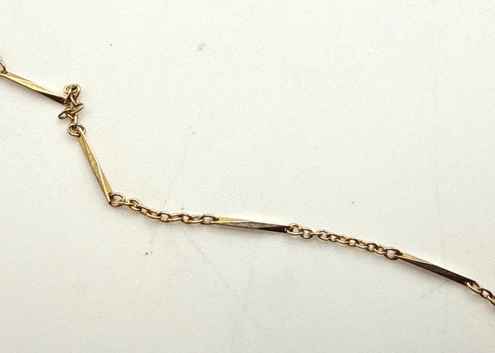 Vintage gold tone Trifari bar and chain link dainty 35 inch long necklace