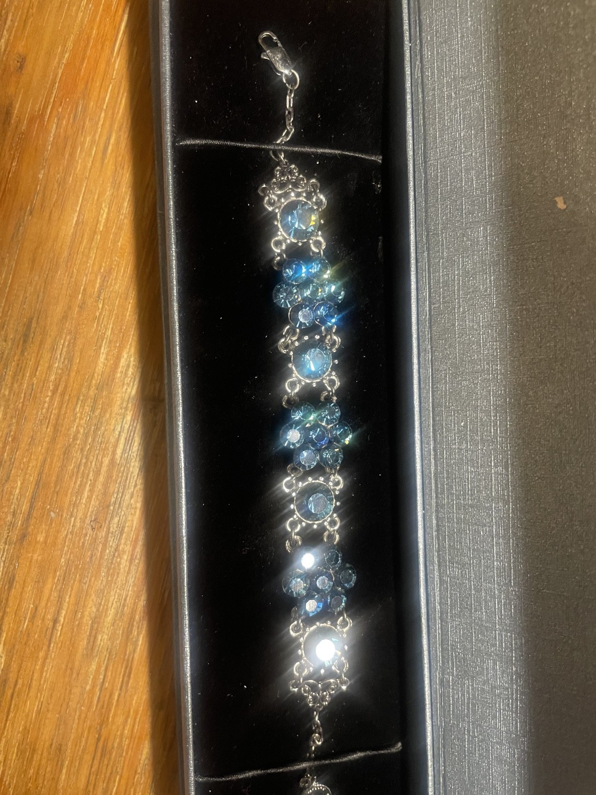 Vintage Austrian Crystal USA Montana Blue 1980’s Station Bracelet 7″