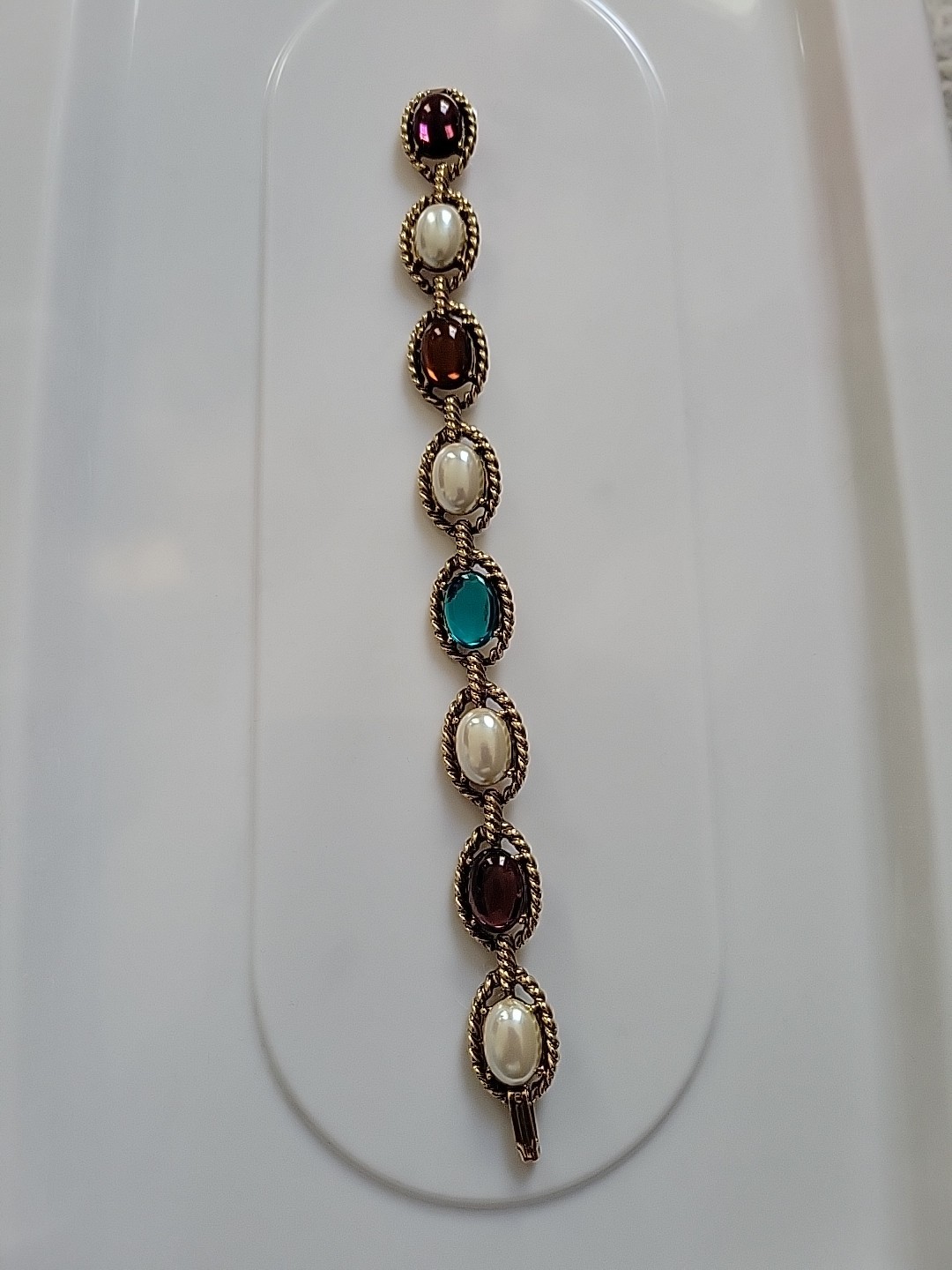 Vntg Floating Gripoix Cabochons & Pearls Golden Ornate Bracelet 8″, 32 gms