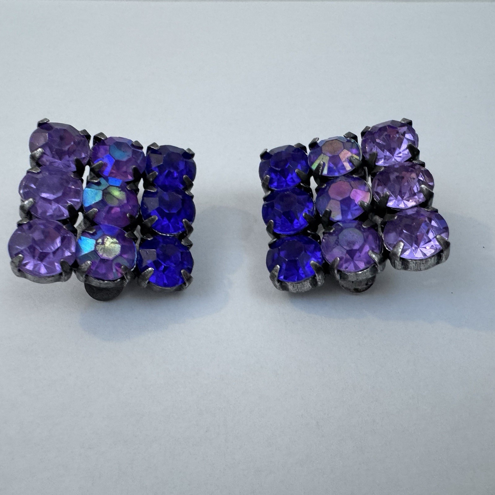 Vintage Purple Blue Aurora Borealis Rhinestone Clip On Earrings Silver Tone