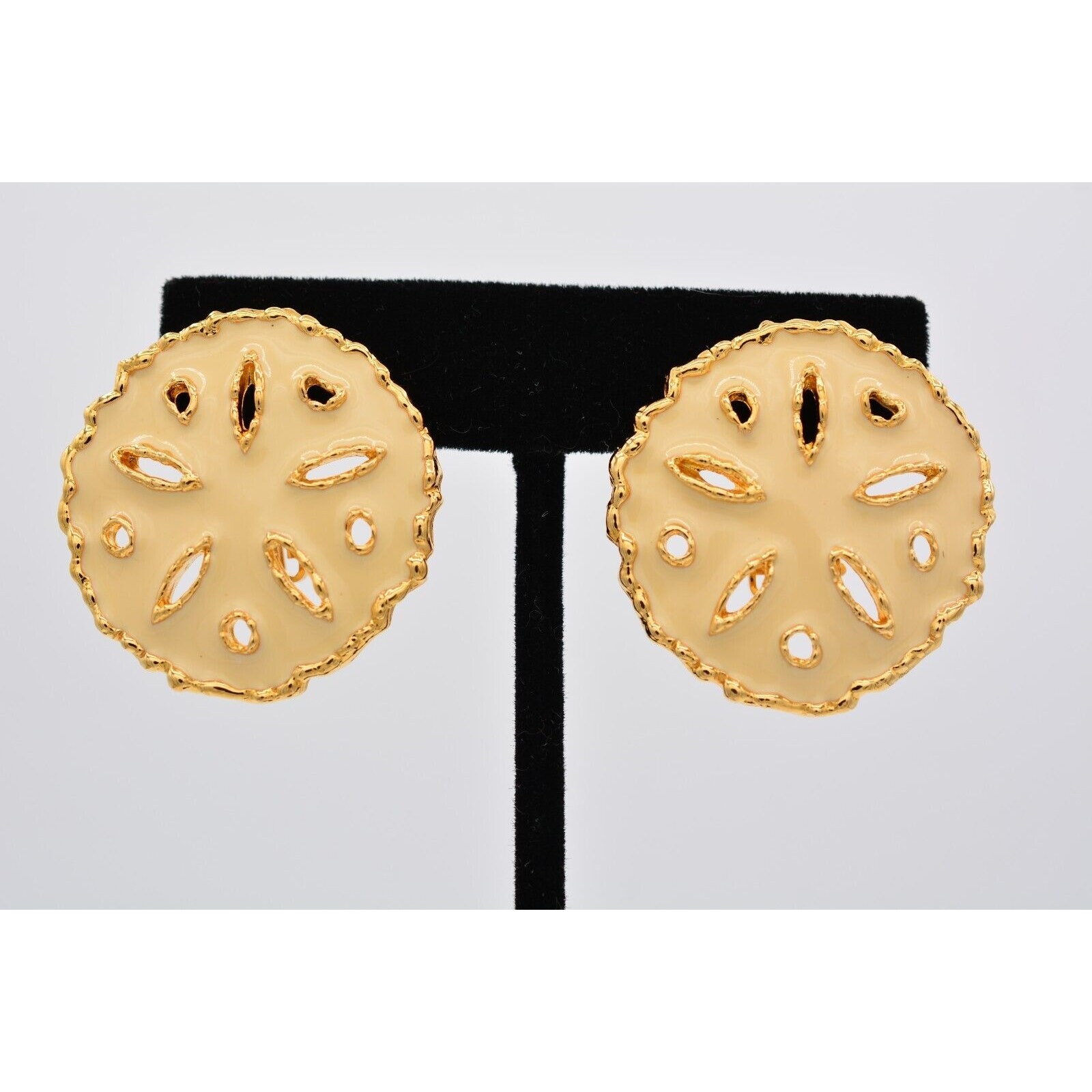 Gay Boyer Vintage Clip On Earrings Sand Dollar Enamel Gold Chunky Signed BinAF