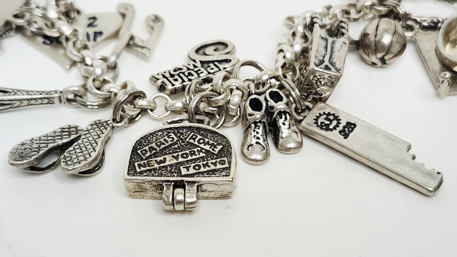 Vintage SJC Sterling Silver Link Charm Bracelet Heavily Loaded 18 Charms – 44g