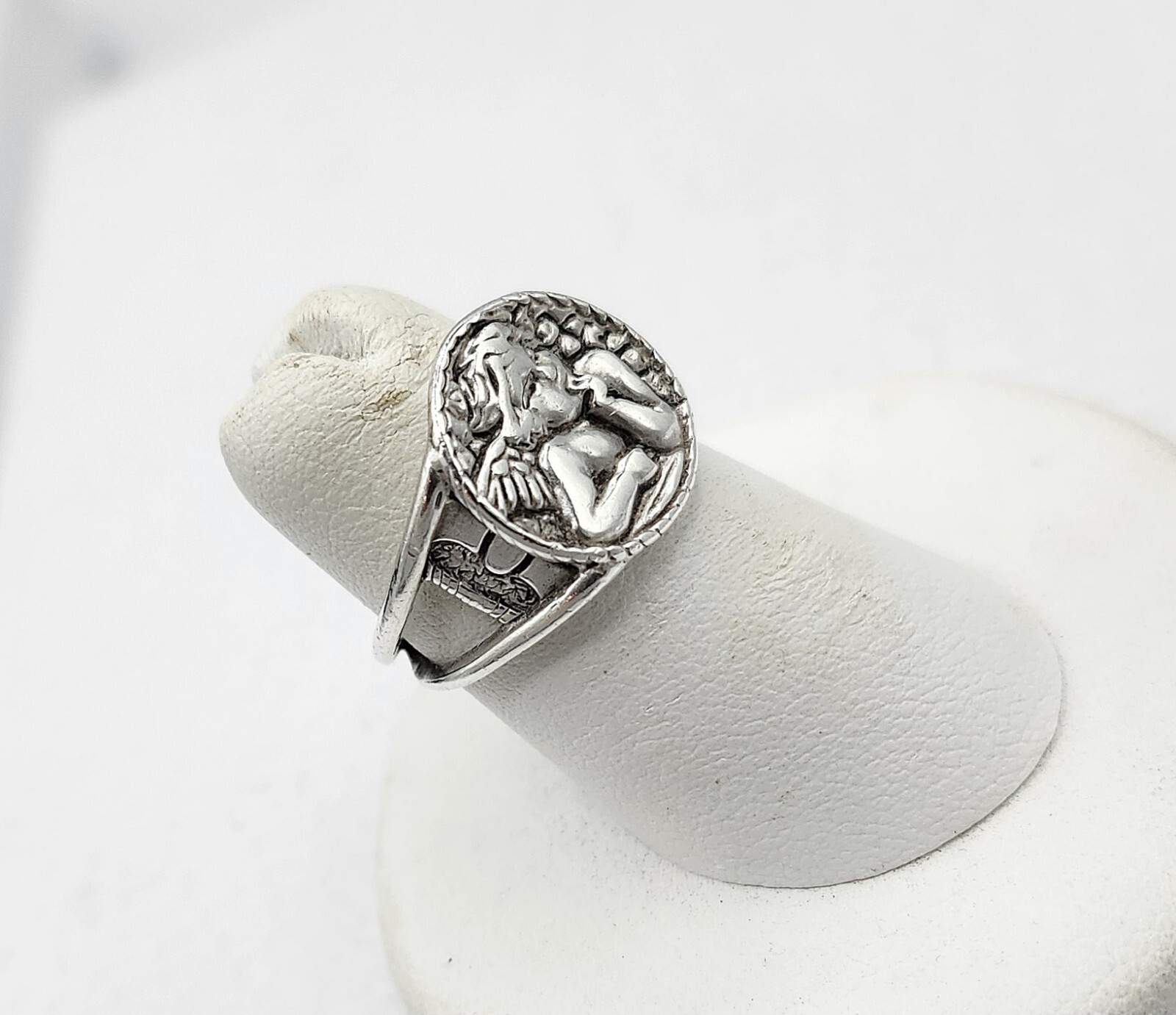 Designer Vintage Shube’s Dakota West Sterling Silver Cherub Angel Ring Size 5