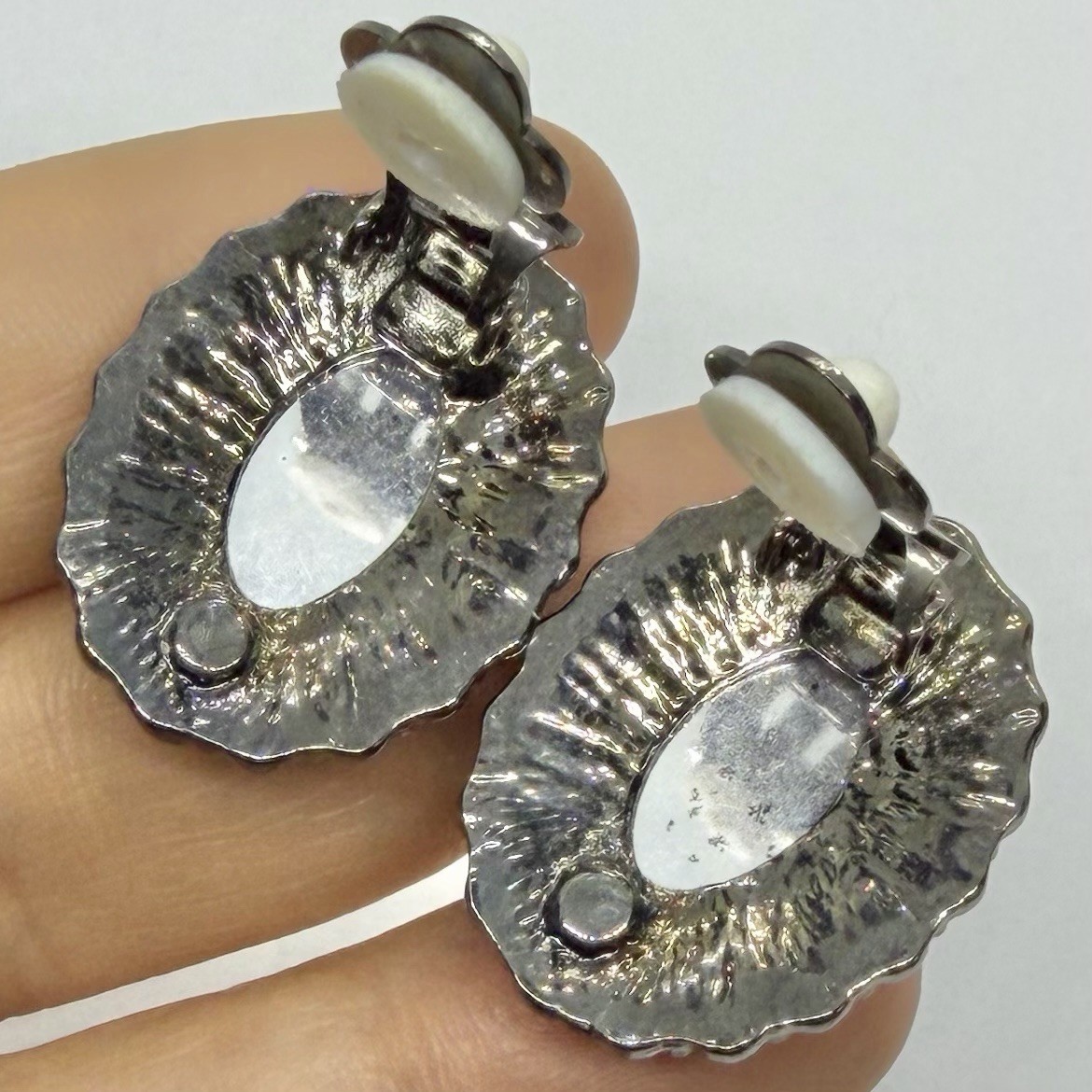 Vtg Raspberry Pink Druzy Rhinestone Gunmetal Statement Earrings Oval Huggie Clip