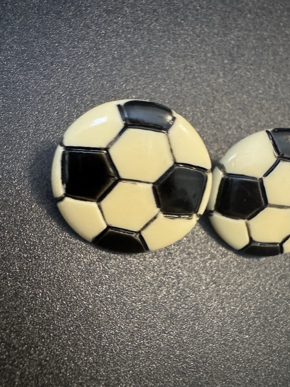 Vintage Retro Enamel Like Soccer Ball Round Earrings W9