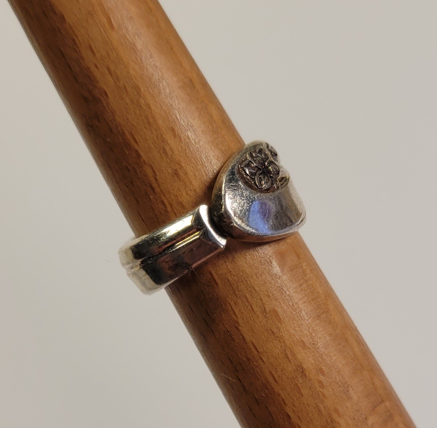 Vintage International Silver Deep Silver Spoon Ring Floral Flower Pattern Size 6