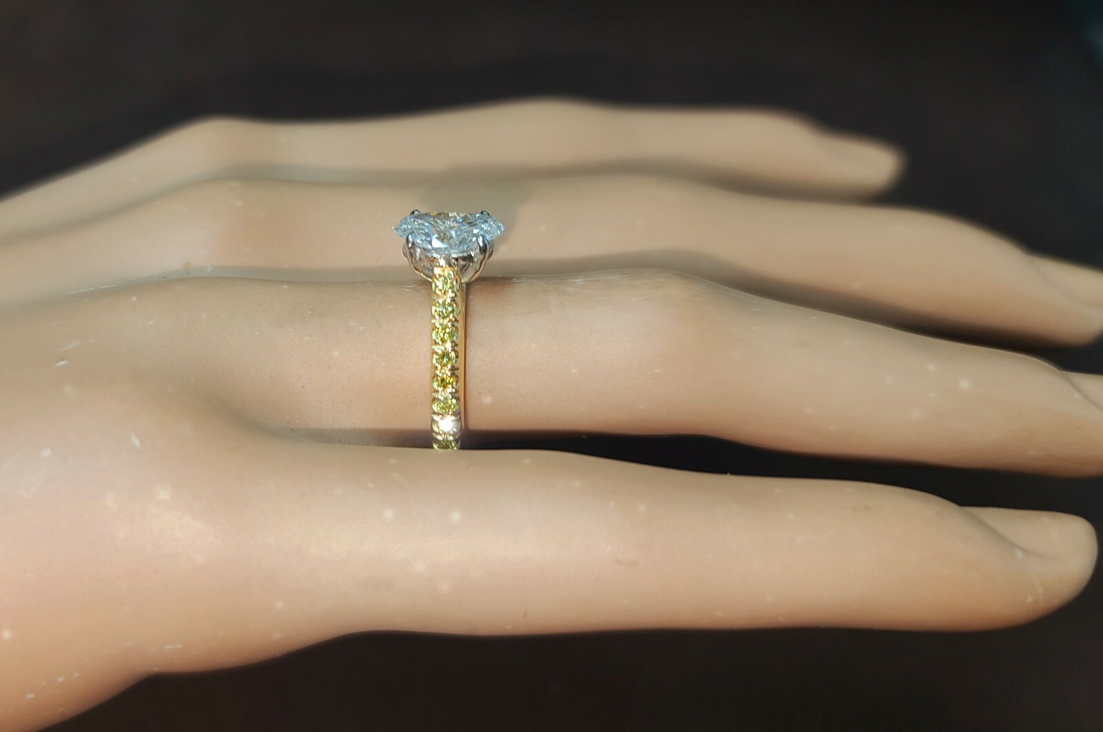 18k yellow gold 1.05ct. natural marquise Diamond Engagement ring