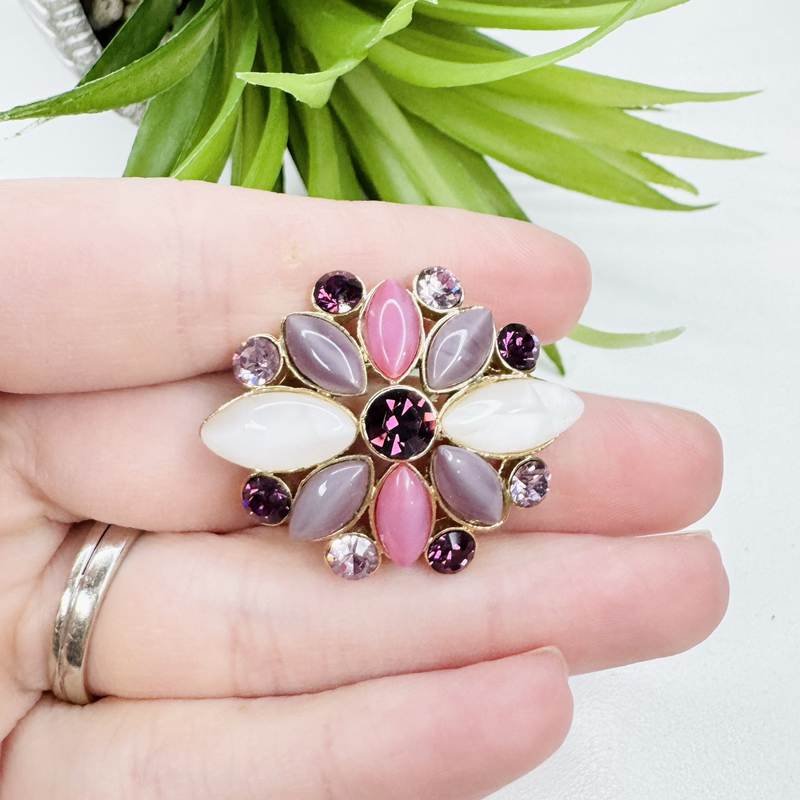 Vintage Liz Claiborne Purple, Pink and White Flower Starburst Gold Tone Brooch