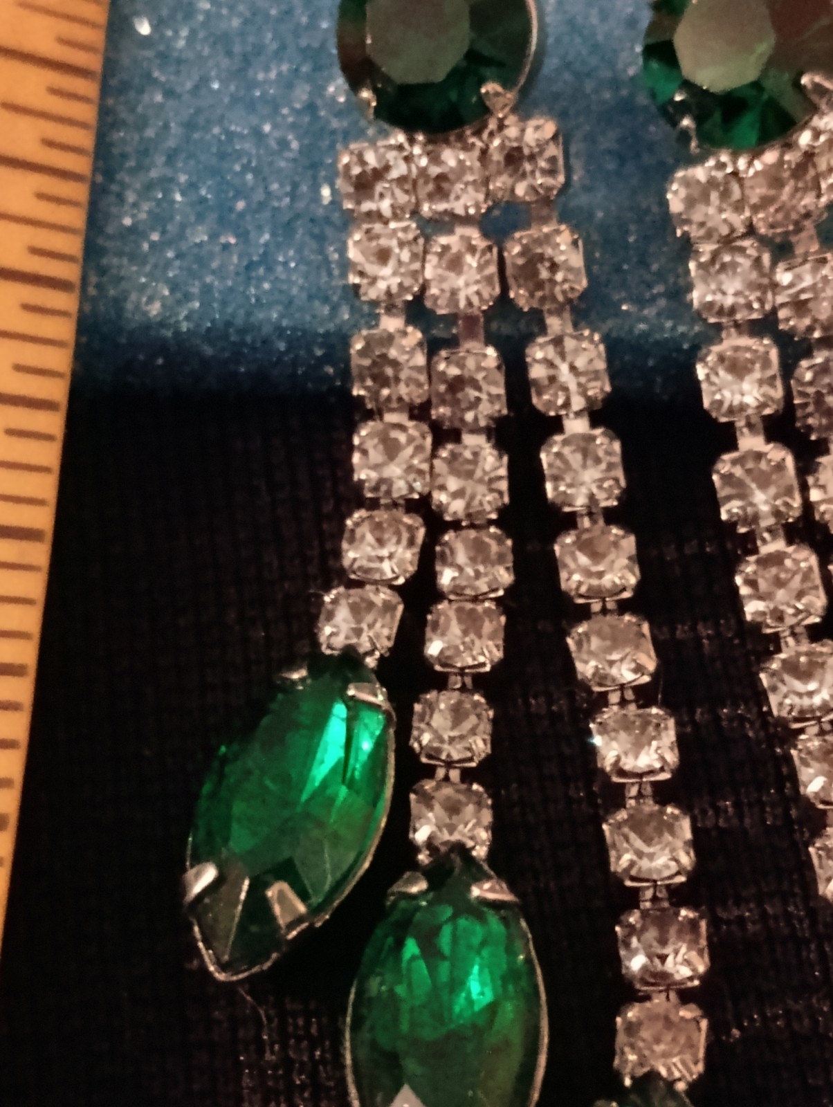 Vintage Emerald Green And Crystal Toned Drop Dangle Stud Earrings! Beautiful!!!
