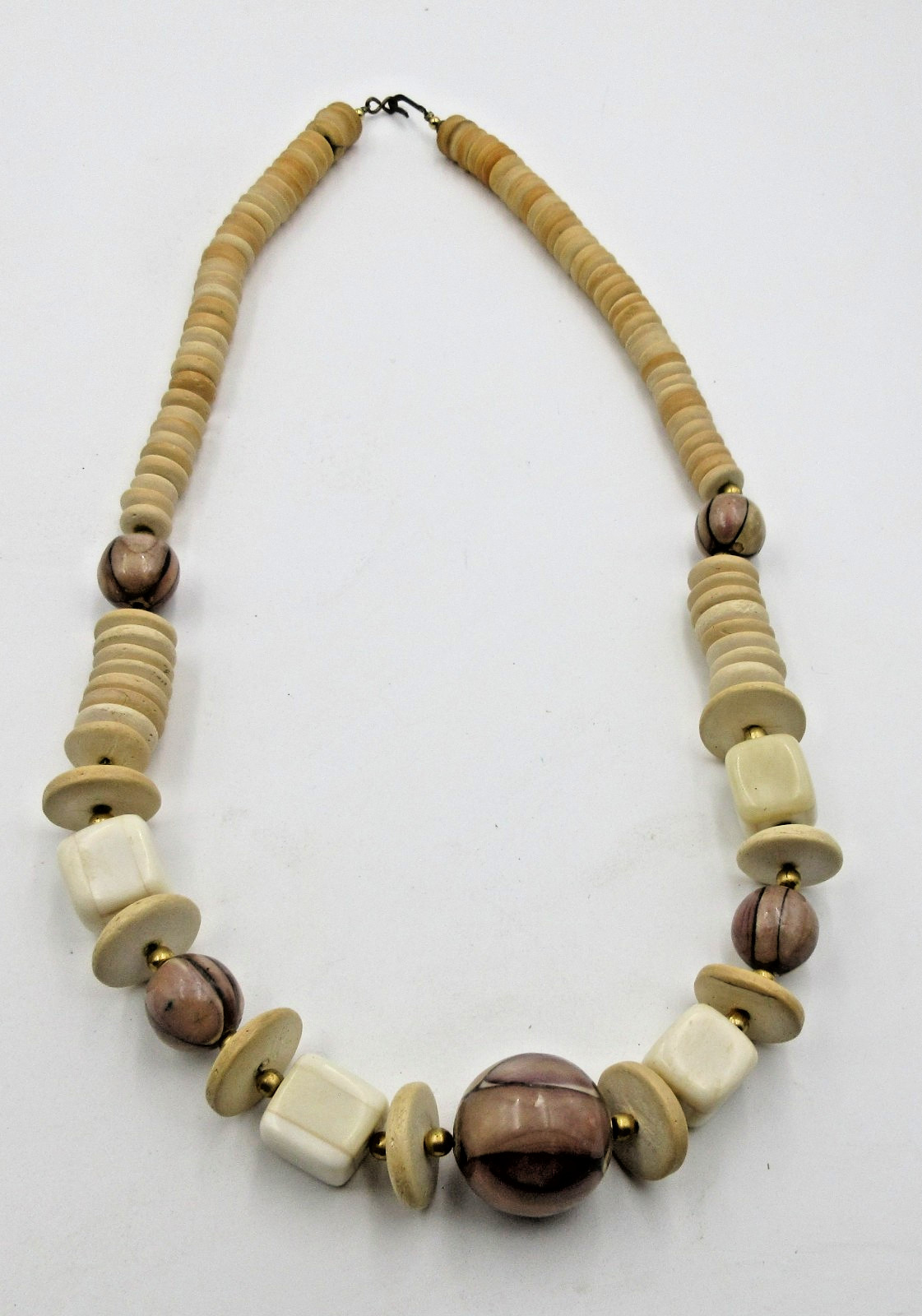 VTG 25″ UNUSUAL off white brown gold tone CHUNKY decor strand BEAD HOOK Necklace