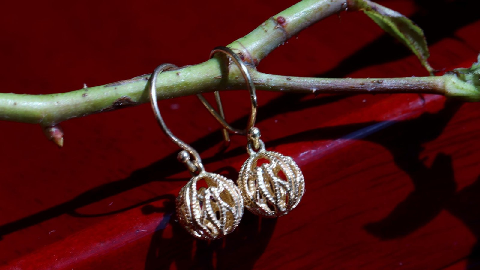 14k yellow gold earrings 7.5 mm gold ball 0.78″ dangle vintage 1.12gr N3686