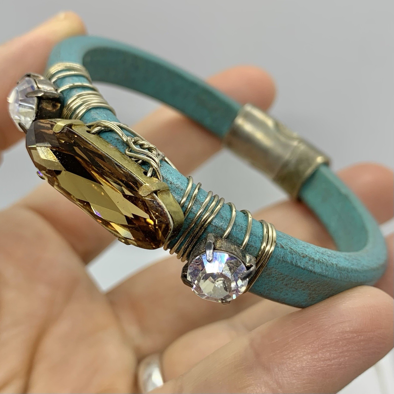 Vtg Turquoise Leather Rhinestone Bangle Cuff Bracelet Size 7.5” Southwestern