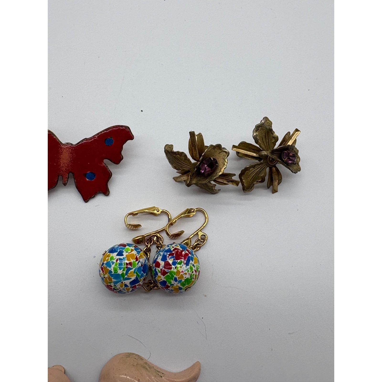 Vintage Clip On Earrings Lot 8 Pairs Purple Pink Red Butterfly Floral Enamel J36