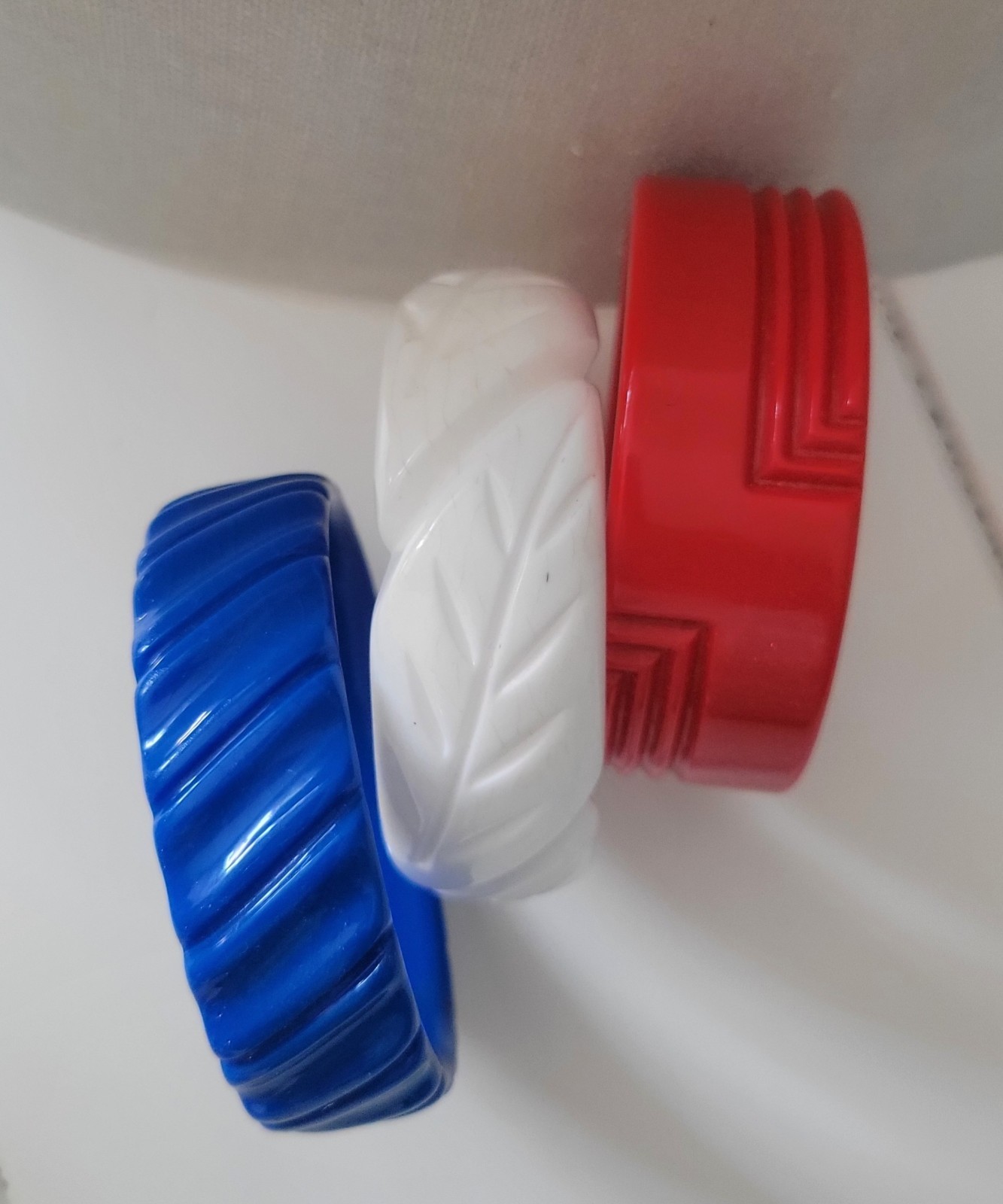 Vintage Red White & Blue Carved Lucite Wide Bangle Bracelets Patriotic Set of 3