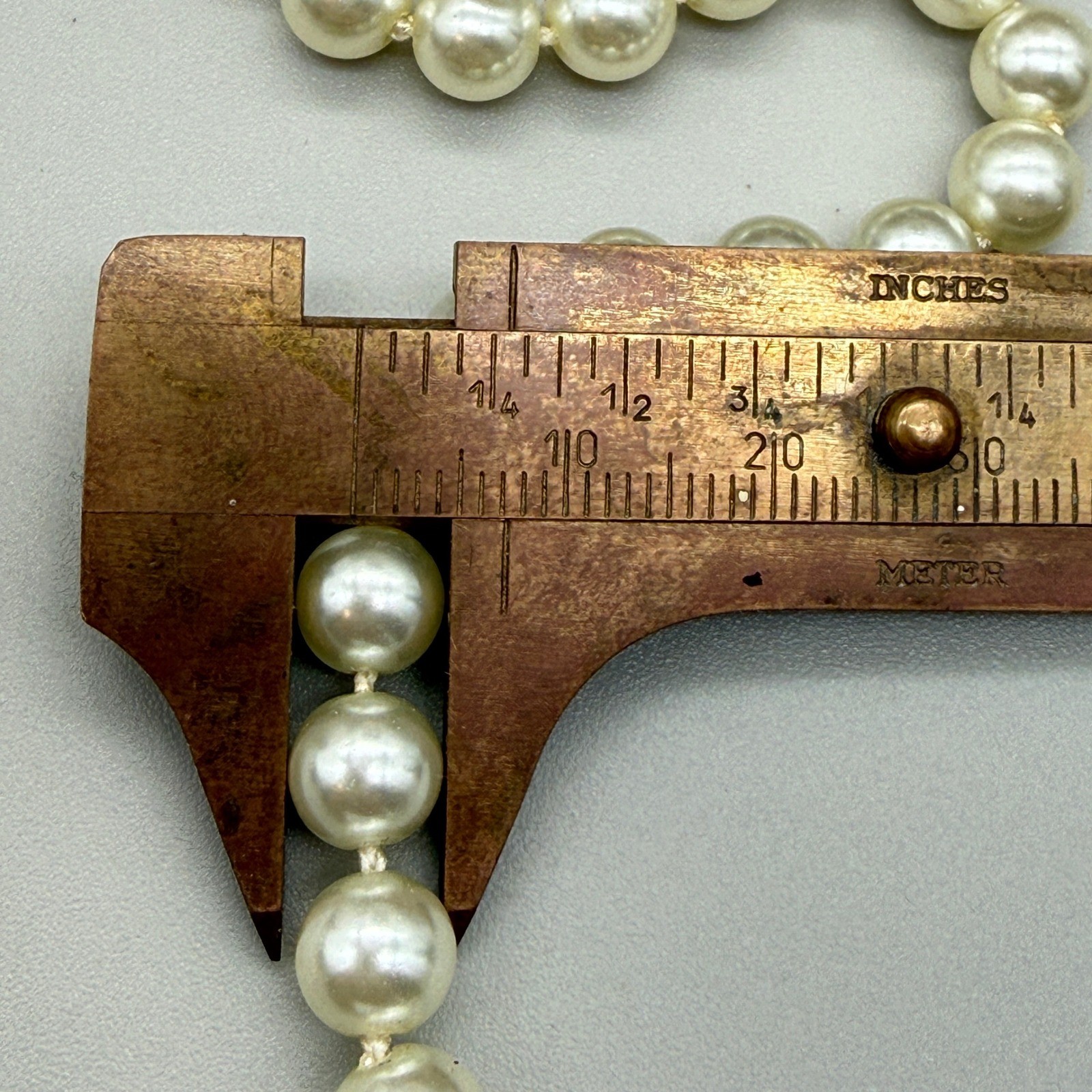 Vintage Majorica Spain Pearl Necklace 7mm 18″ Double Knotted Gold Tone Clasp