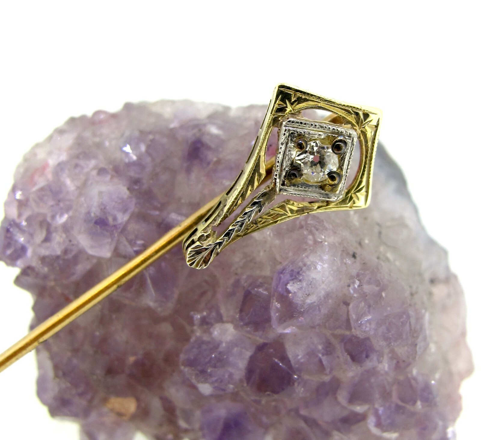 Vintage 14k Yellow Gold .10 ct Dimond Pin Carved