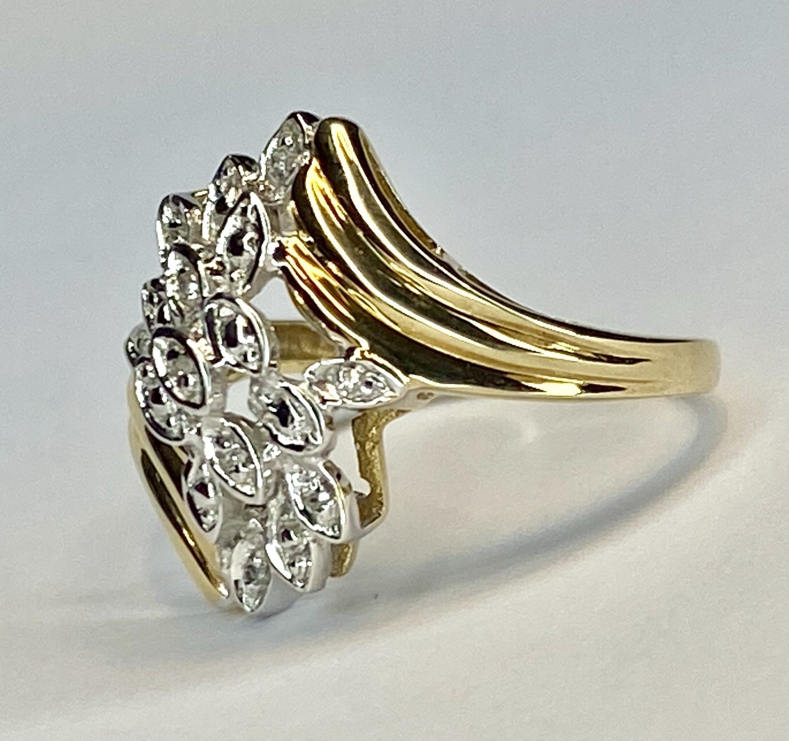 Vintage 80’s 90’s 10K Yellow Gold Diamond Cluster Leaf Bypass Ring Size 6.9