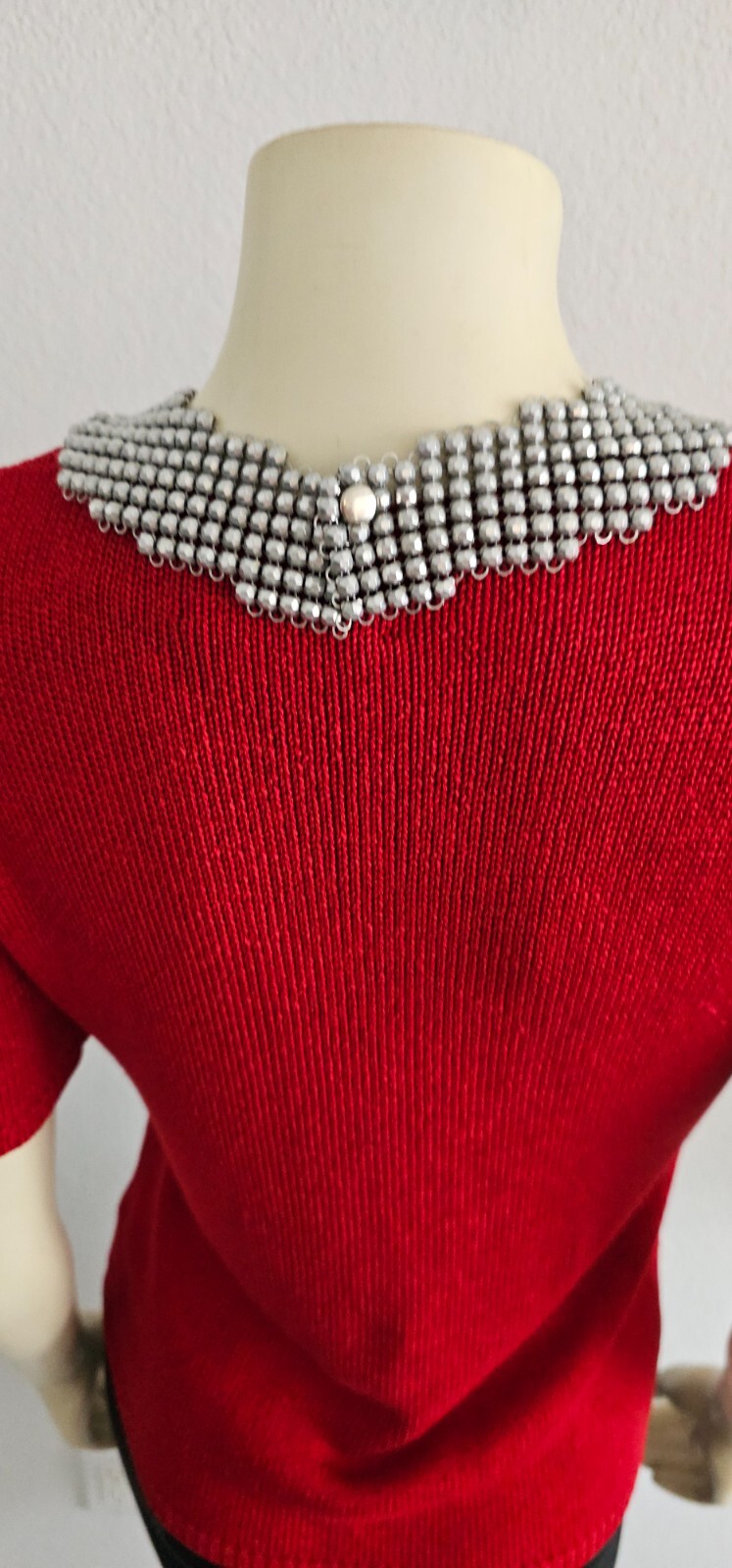 RARE Bib women necklace silver tone very light weight metal prongs 1.55n oz.