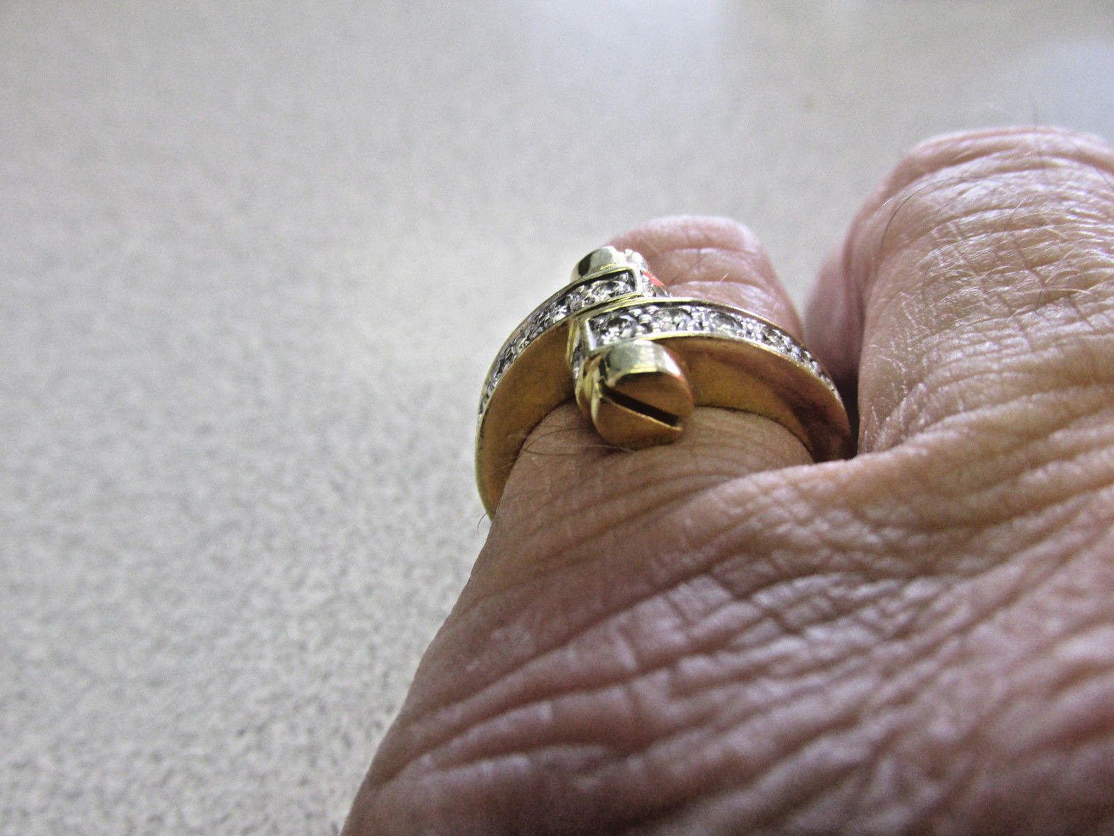 Beautiful 18k Gold 1.00 ctw. VS1-G Modern Diamond Ring size 7.75 Make Offer