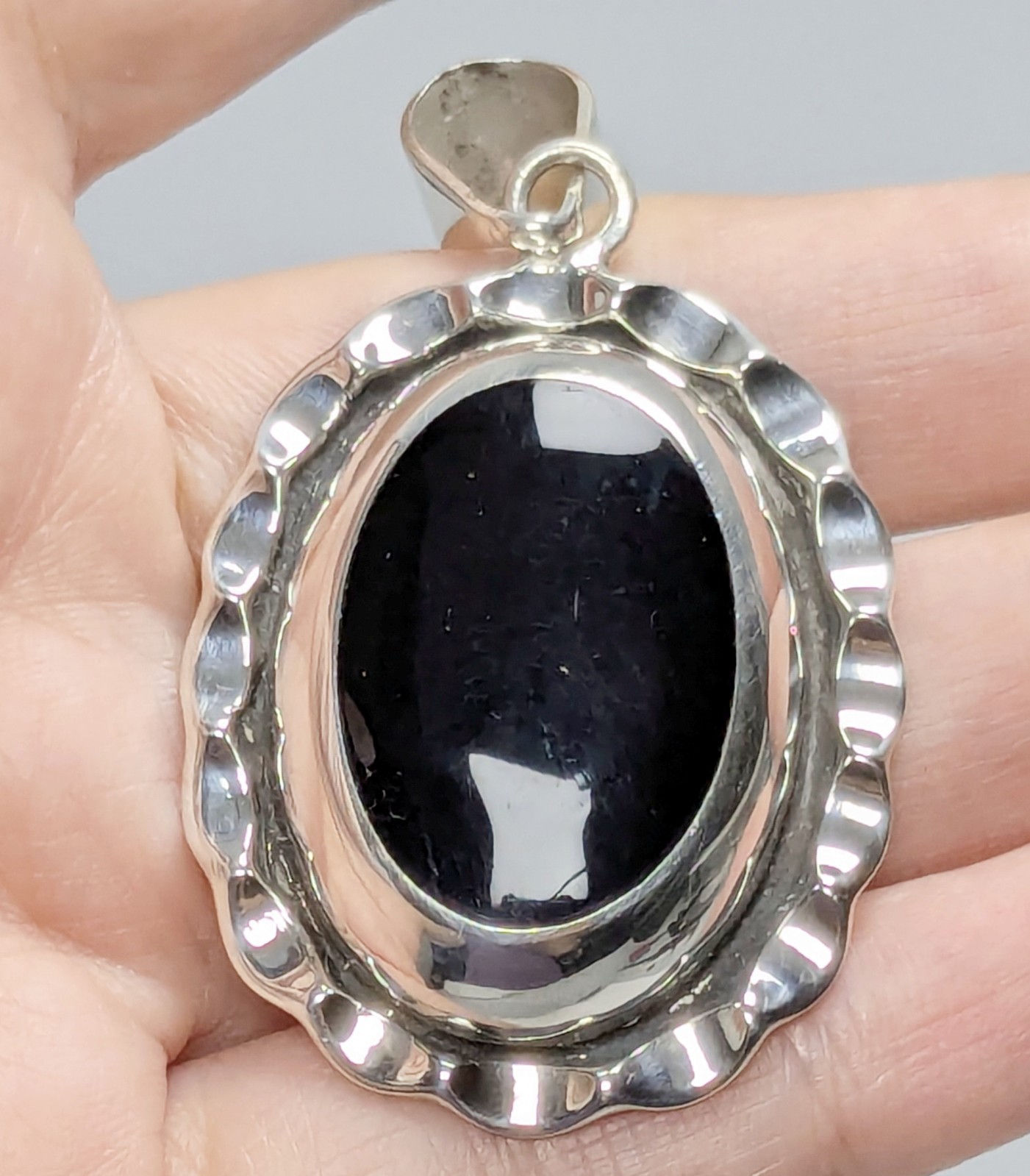 925 Mexico Sterling Silver Black Onyx Pendant 16 grams Preowned