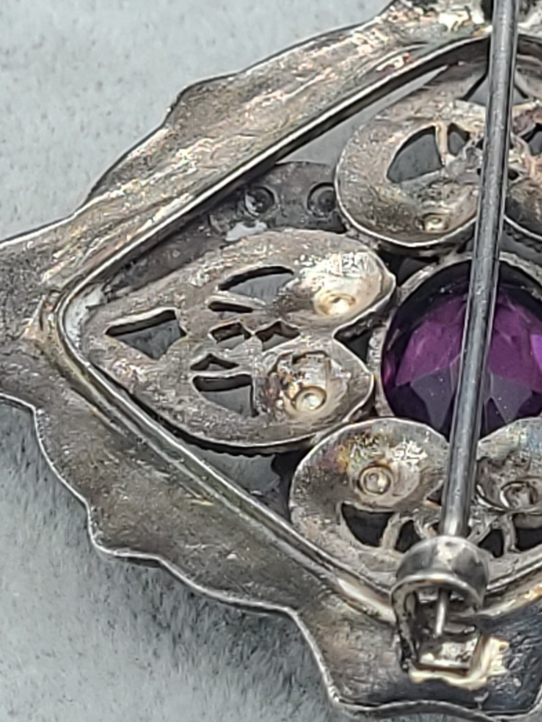Vintage C-Clasp Art Deco Style Brooch Unknown Metal & Glass Stones Stamped 6839