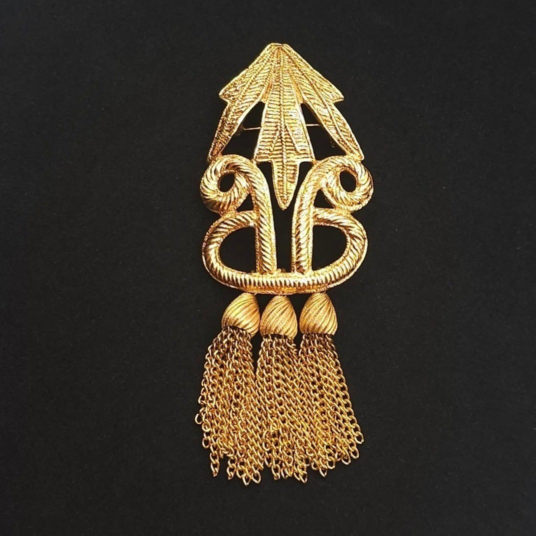 Designer Carol Dauplaise 4″ Tassel Brooch Statement Gold Tone Vtg Knot Dangle