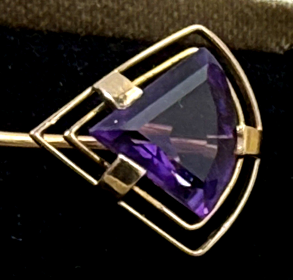 14K Yellow Gold & Trillion Cut Amethyst Art Deco Style Stick Pin