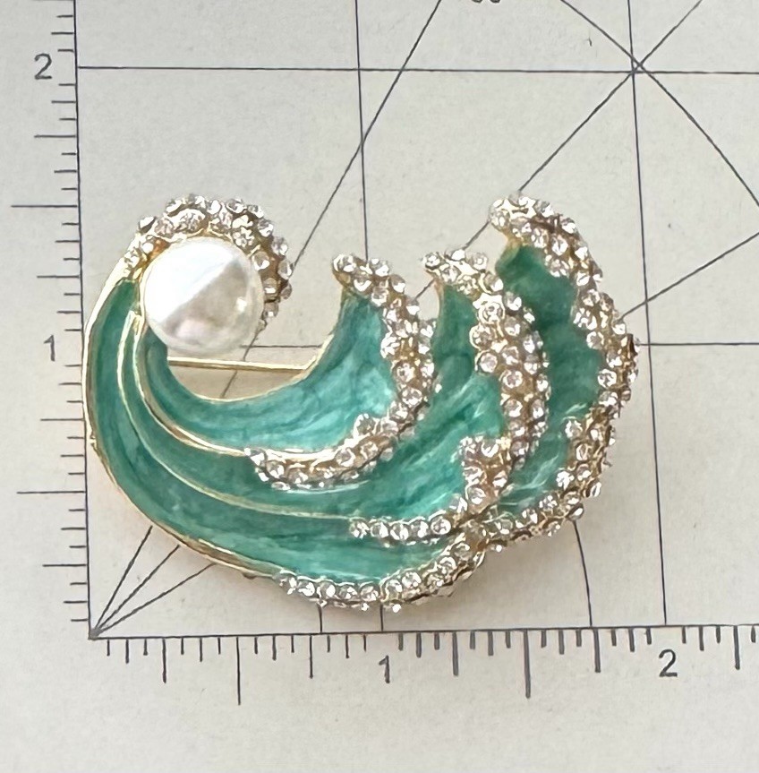 Vintage style wave brooch enamel on metal