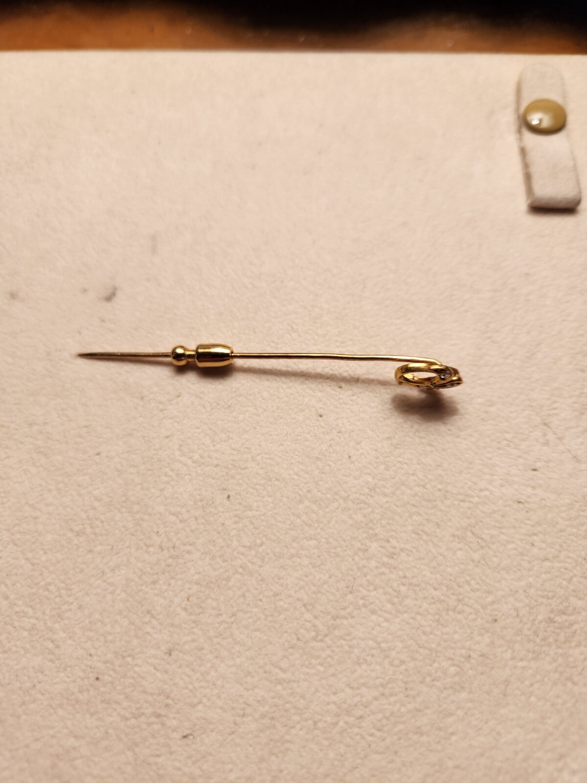 18k yellow gold FLEU-DE-LIS antique VICTORIAN stick pin ROSE CUT rock Crystal
