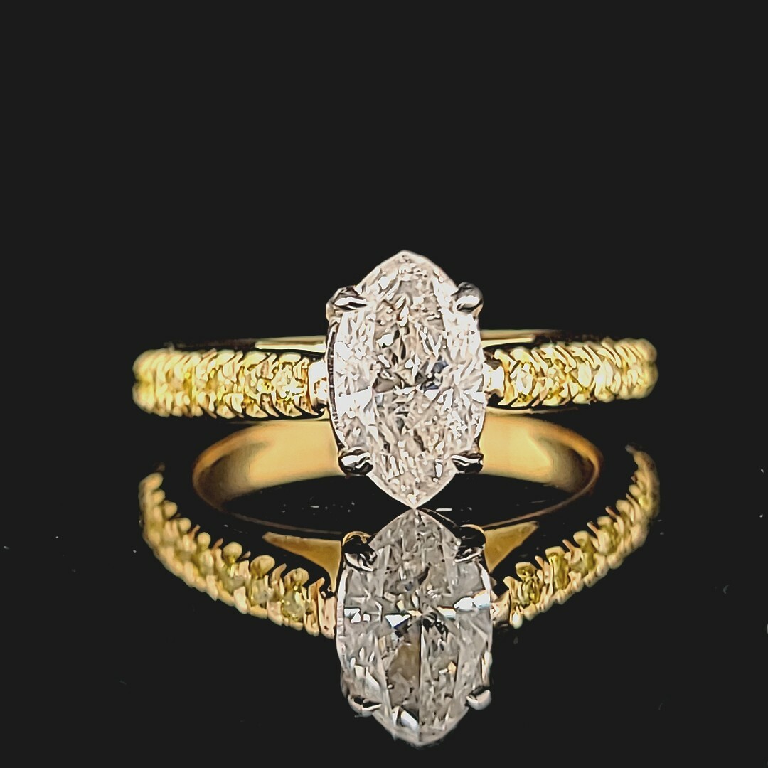 18k yellow gold 1.05ct. natural marquise Diamond Engagement ring