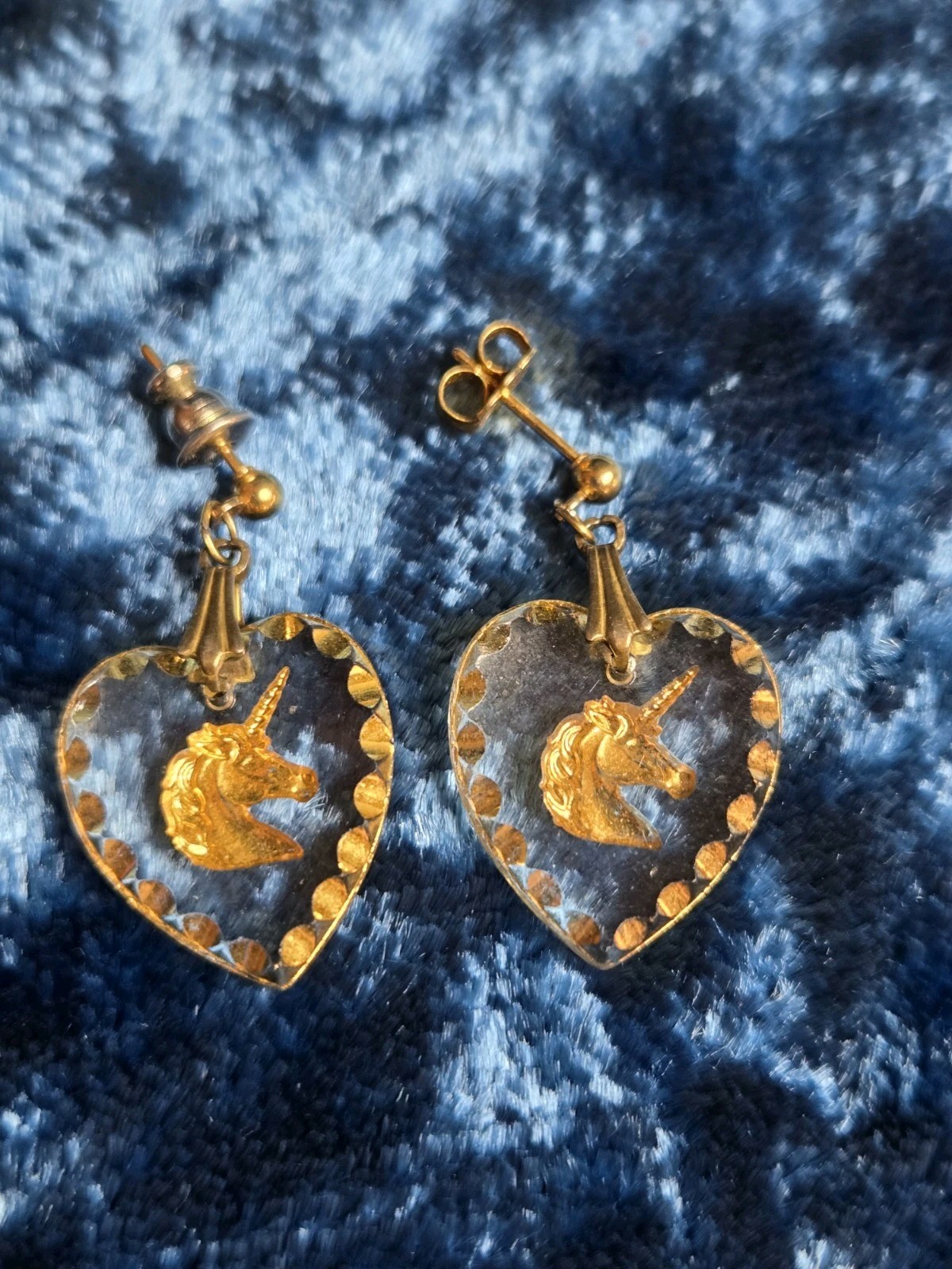 Vintage Unicorn Heart Intaglio Glass Dangle Earrings Gold Tone