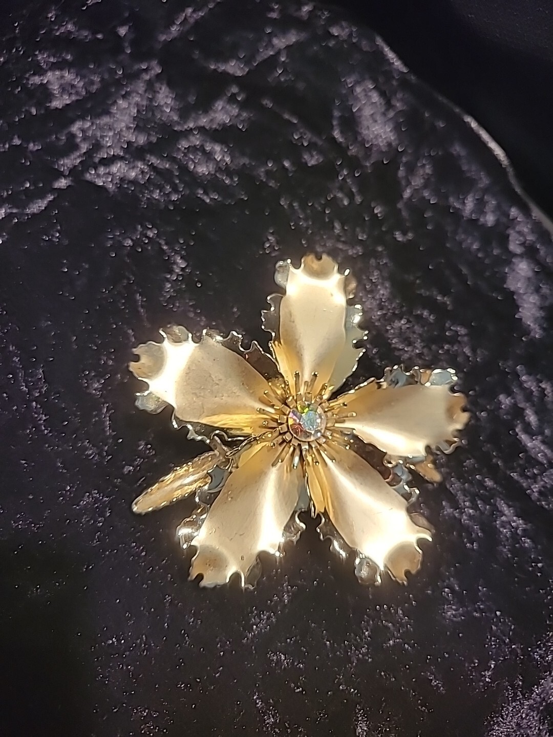 Vintage Womens Brooch Pin Ruffled Flower Jewelry Costume