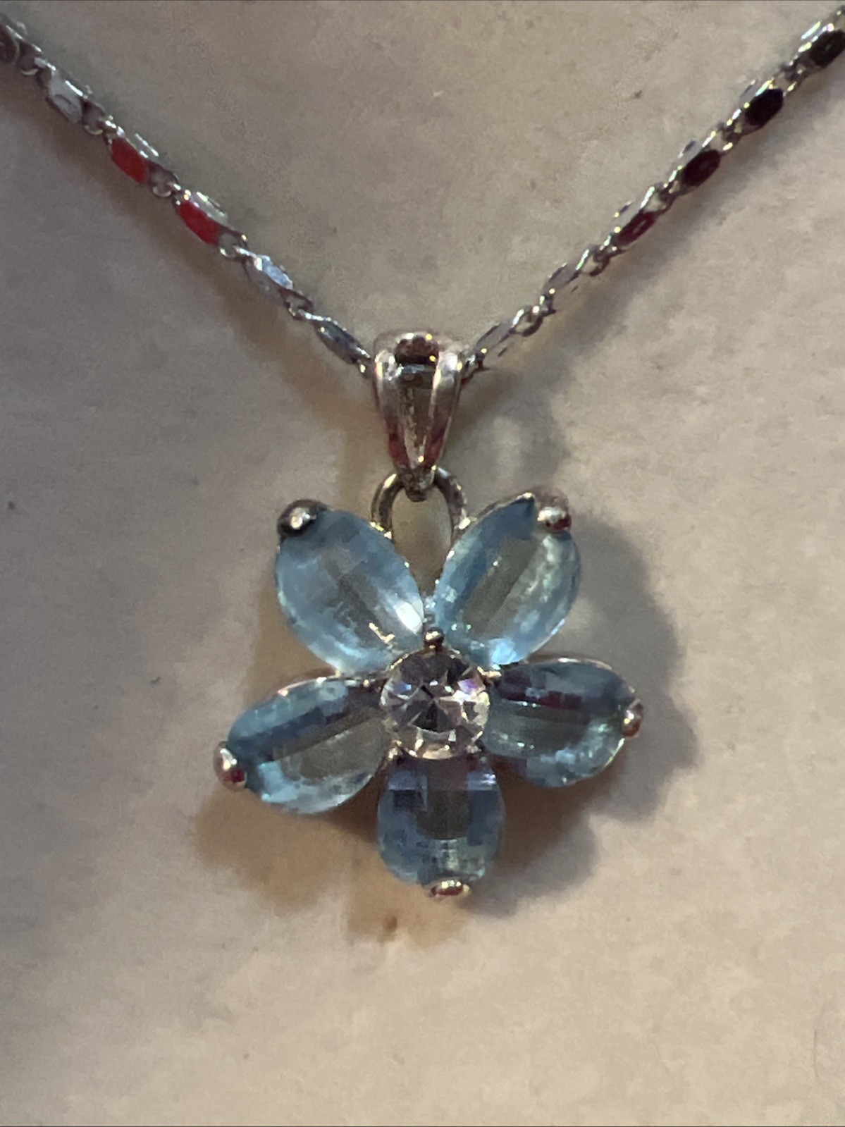 Avon Blue Topaz Crystal Flower Silver Tone Pendant Necklace
