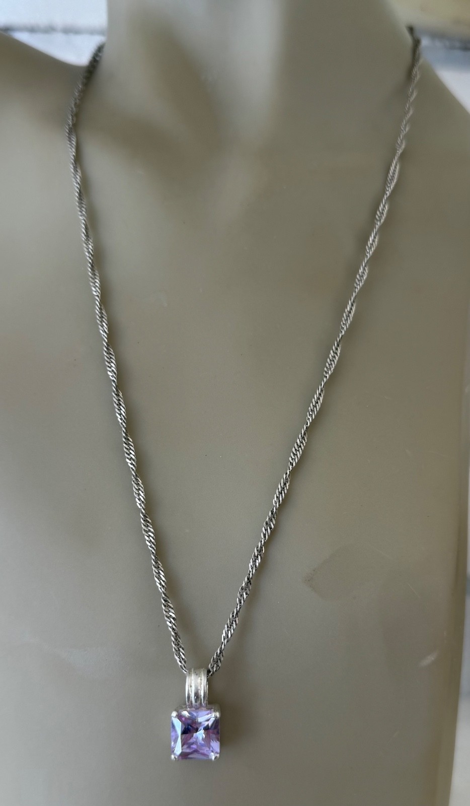 VINTAGE STERLING SILVER TWIST CHAIN PASTE AMETHYST PRINCESS CUT PENDANT NECKLACE