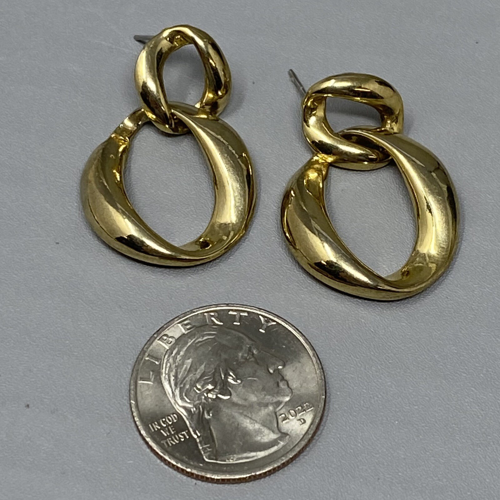 Chain Link Earrings Pierced Shiny Gold Tone Retro Dangle Drop Classic