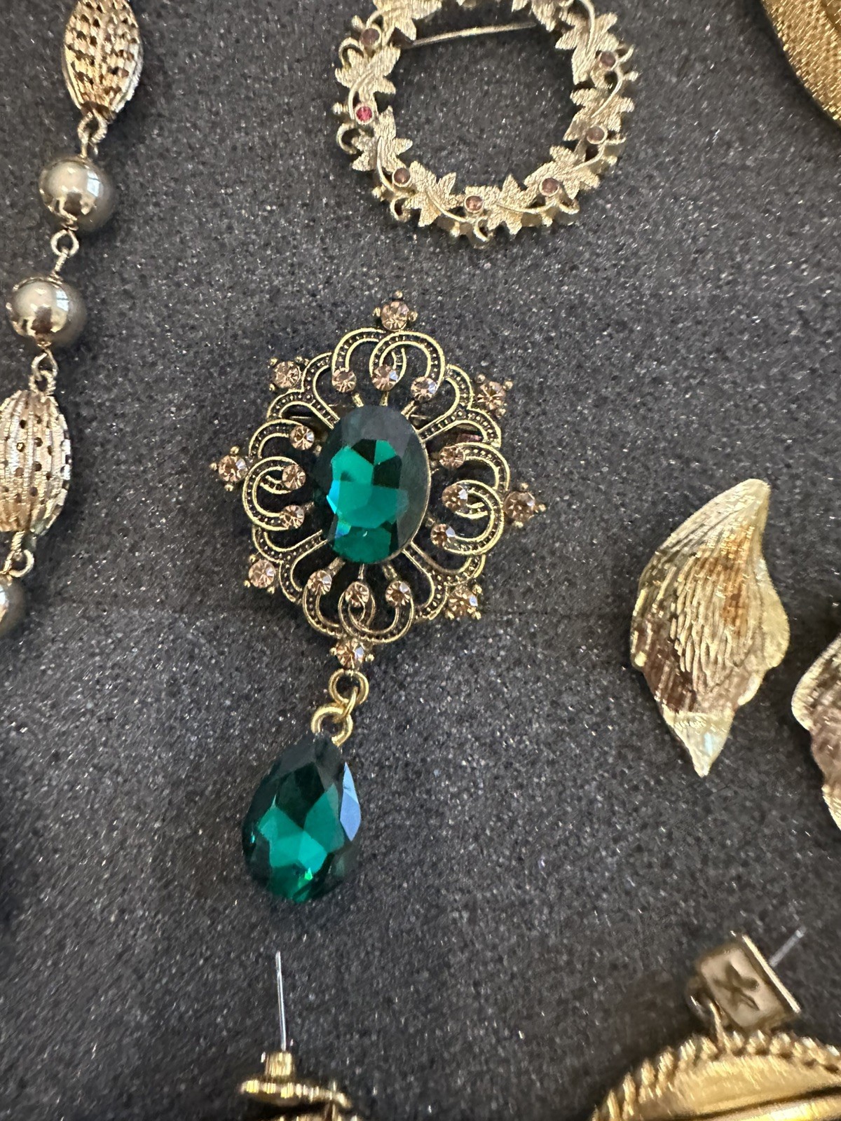 Vintage Estate Costume Jewelry Lot! Brooches and more!