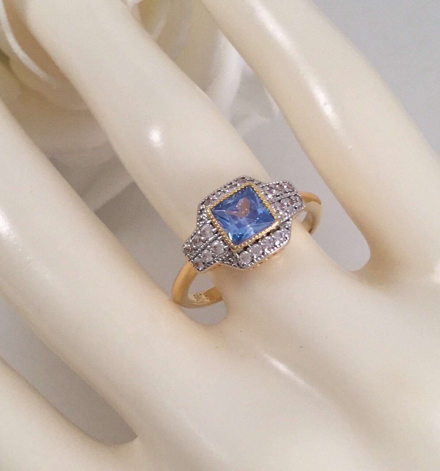 Vintage Jewellery Gold Ring Blue Topaz White Sapphires Antique Deco Jewelry