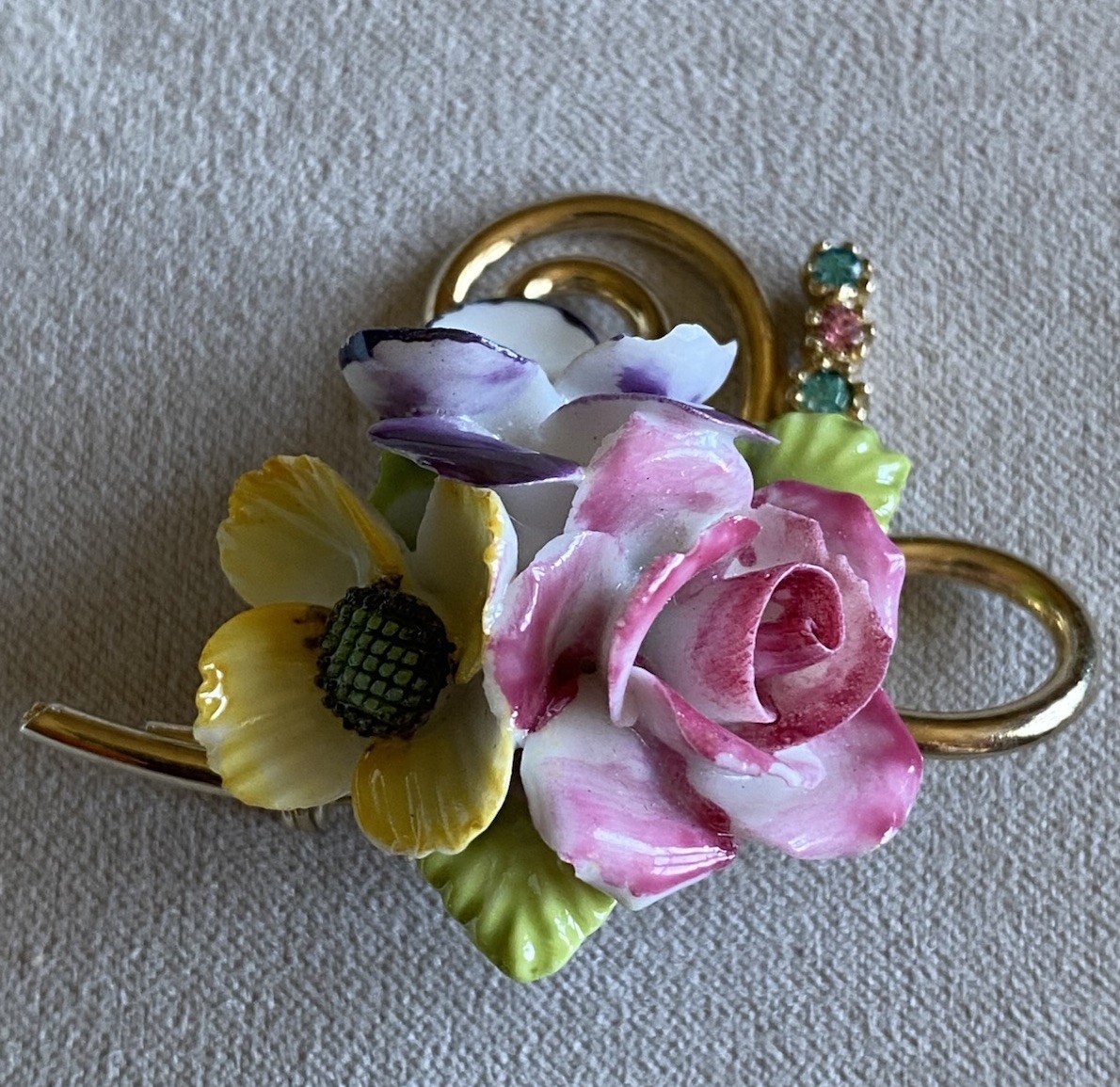 Vintage Coro Floral Bouquet Brooch Porcelain Rhinestone Gold Tone Pin As-Is