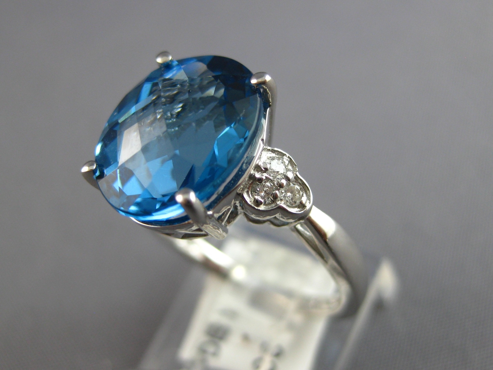5.24CT DIAMOND & AAA BLUE TOPAZ 14KT WHITE GOLD 3D OVAL & ROUND ENGAGEMENT RING